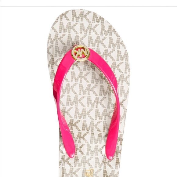 🎉1 hr sale 🎉Michael KORS SHINY Flip Flaps - Picture 1 of 5